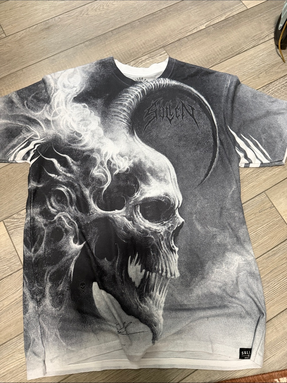 Black & White Skull Graphic Short Sleeve Tee